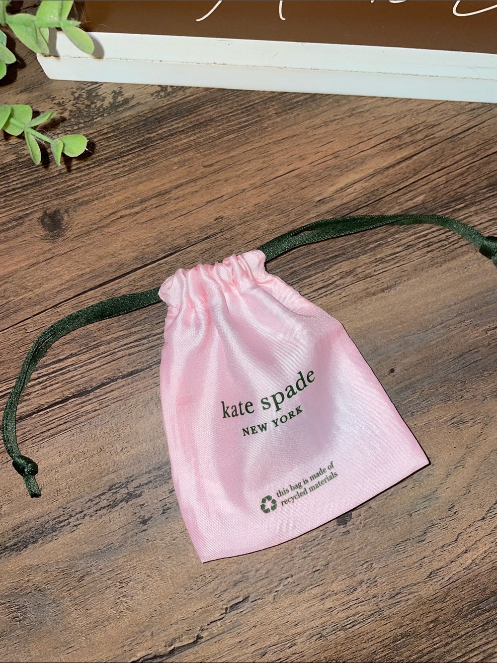 Kate Spade Pink Mini dust Drawstring Jewelry Pouch with Dark Green cord - Picture 3 of 5